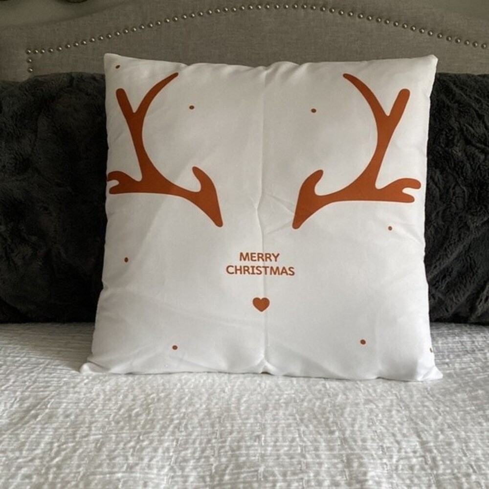 NEW~4 HOLIDAY/CHRISTMAS REINDEER ACCENT PILLOW SHAMS